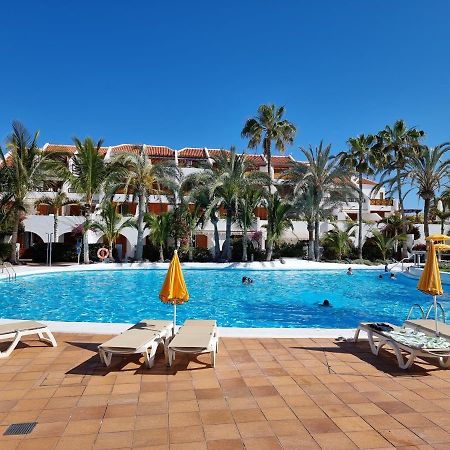 Studio Apartment No 1 Directly On The Beach And Sea, Terrace, Heated Pool, Wifi Playa de las Americas  Bagian luar foto