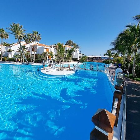 Studio Apartment No 1 Directly On The Beach And Sea, Terrace, Heated Pool, Wifi Playa de las Americas  Bagian luar foto