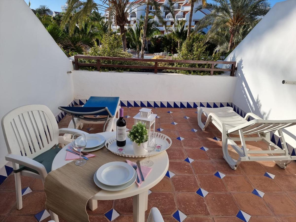 Studio Apartment No 1 Directly On The Beach And Sea, Terrace, Heated Pool, Wifi Playa de las Americas  Bagian luar foto