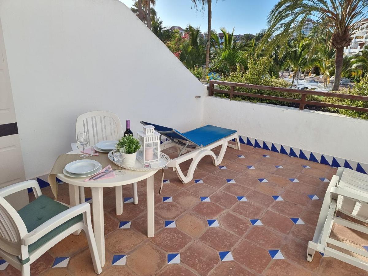 Studio Apartment No 1 Directly On The Beach And Sea, Terrace, Heated Pool, Wifi Playa de las Americas  Bagian luar foto